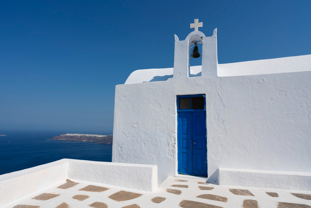 Piccola chiesa a Imerovigli, Santorini, Grecia