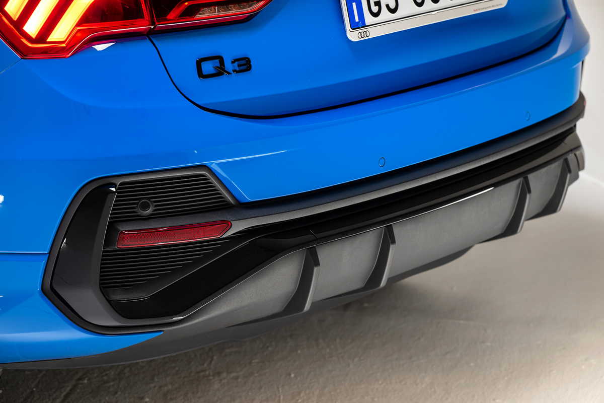 Audi Q3 Identity Black
