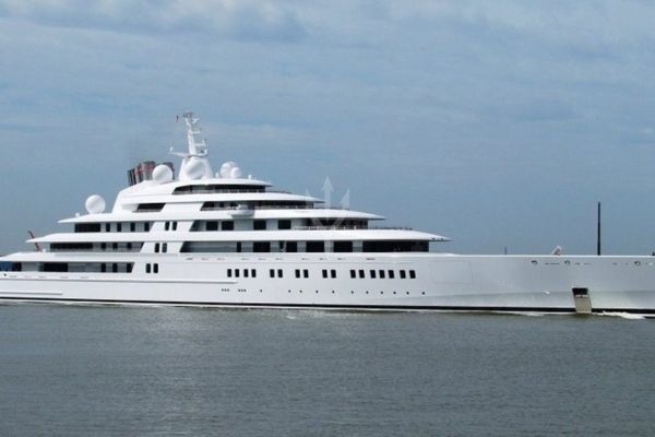 Yacht: Azzam