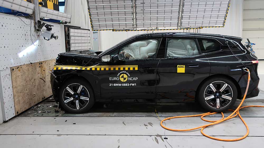 BMW iX