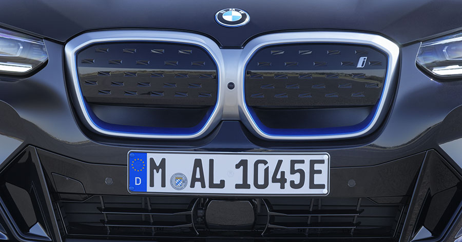 Nuova BMW IX3