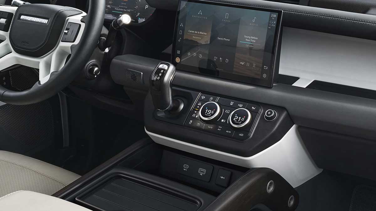 Nuova Land Rover Defender 130