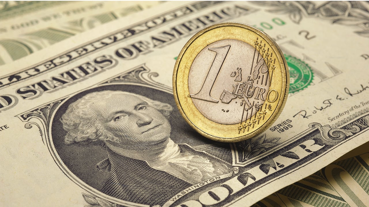 Crolli dell'euro sul dollaro? Le ultime fermate