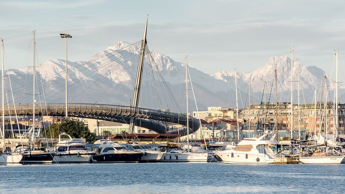 Pescara, città adriatica dell'Abruzzo, con aziende di distribuzione, servizi e manifattura in classifica per fatturato
