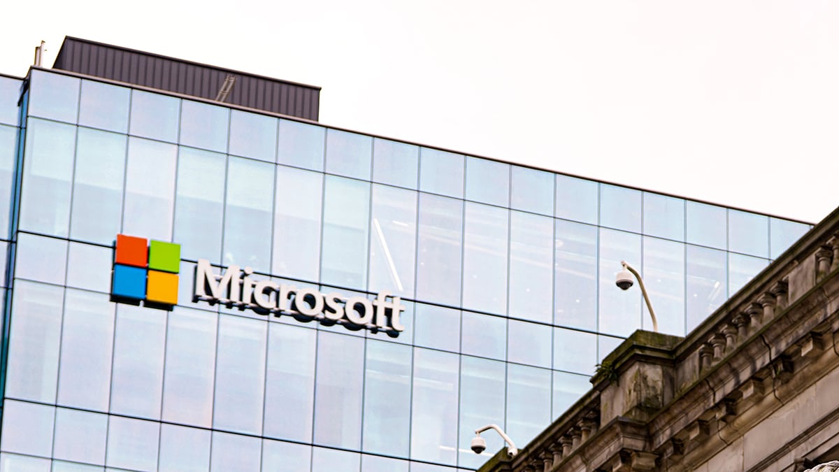 Microsoft lancia il suo primo modello AI per la cybersecurity. Sfida ad Anthropic, Google e OpenAI