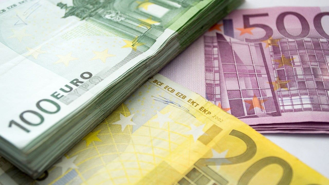 Perché 100.000 € di ieri tenuti sul conto corrente o sul libretto non valgono più 100.000 €?