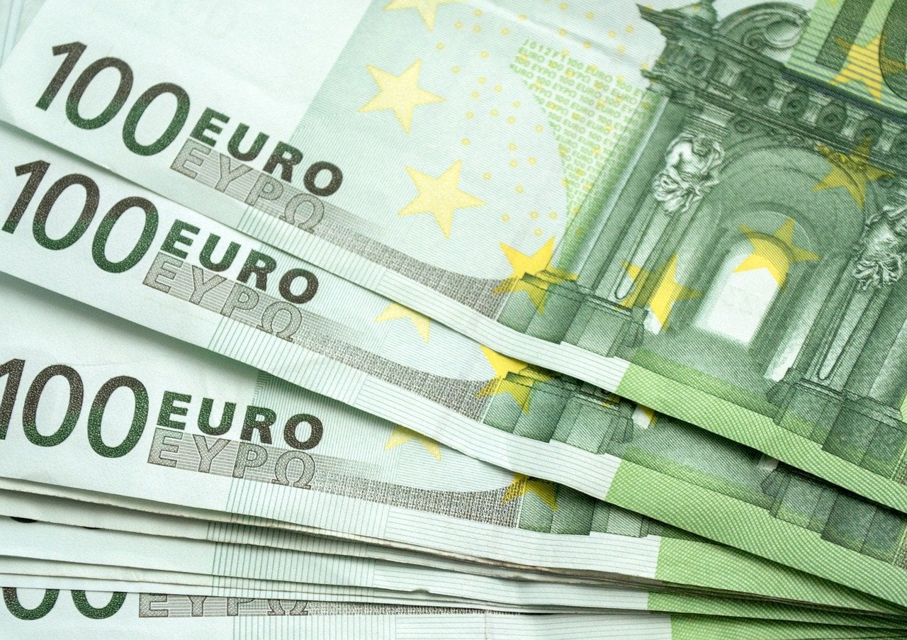 Cedola oltre il 3% e prezzo vicino a 100. Cosa offre questo BTP con scadenza 2031?