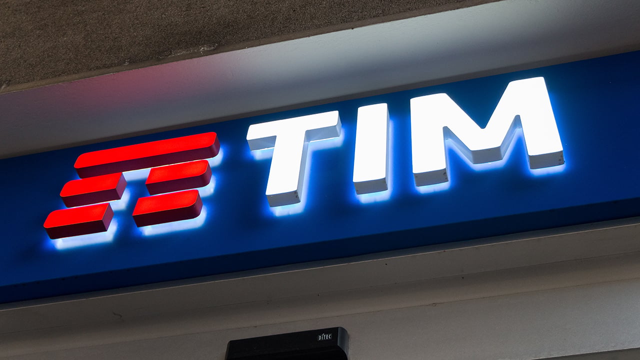 OPAS Poste-TIM, ultimi giorni per decidere. Conviene aderire o tenere le azioni?