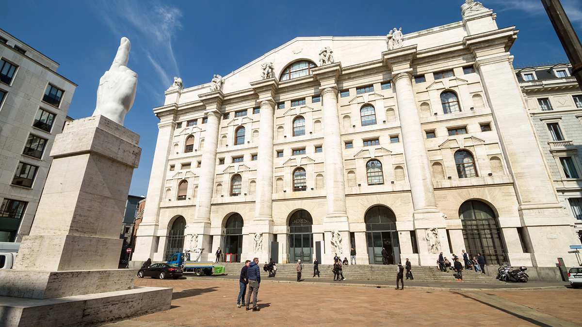 Borsa Oggi 29 luglio 2020 Piazza Affari di poco sotto la parita due velocita per Saipem e Amplifon