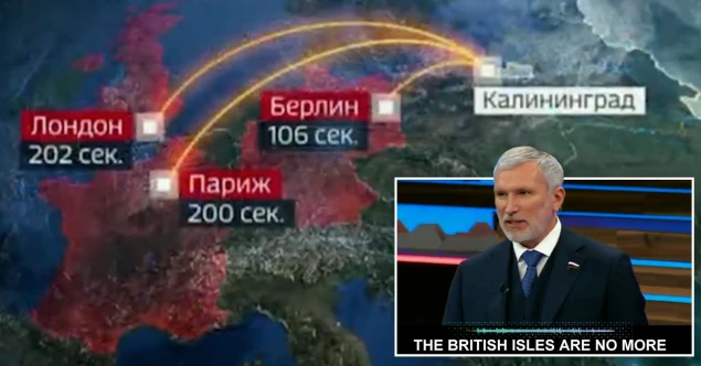 Il politico-anchorman Aleksey Zhuravlyov illustra i war games nucleari contro Francia, Germania e Regno Unito