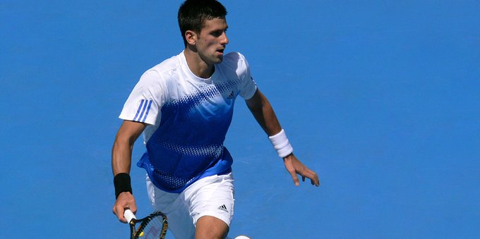 Djokovic andrà agli Australian Open senza dire se è vaccinato o no: per lui esenzione speciale