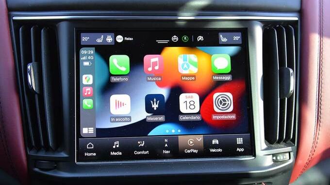 Come collegare il telefono all'auto