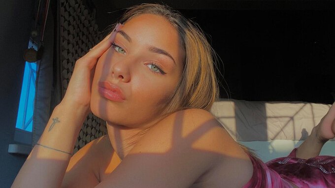 Che lavoro fa (e quanto guadagna) Giulia Honegger, incinta del terzo figlio di Fedez