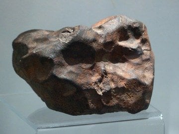 Hanno trovato del granato in un meteorite proveniente da Marte. Gli scienziati ne sono sorpresi