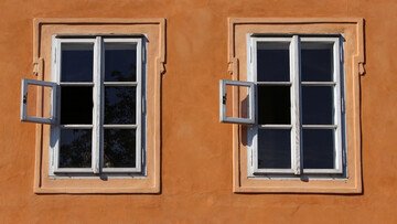 Sai perché conviene aprire le finestre anche se fa caldo?