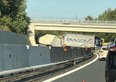 A1 bloccata: camion invade corsia all'altezza di Arezzo
