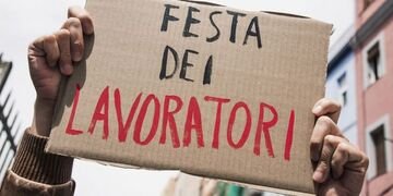 Primo maggio, i lavoratori hanno davvero dei diritti? Racconta la tua storia a Money.it