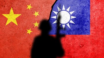 Taiwan, prove di guerra mondiale: la Cina accerchia l'isola con navi e aerei, rischio scontro aperto con gli Usa?