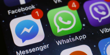 Gruppi WhatsApp mamme: attenzione, sono pericolosi. Ecco perché