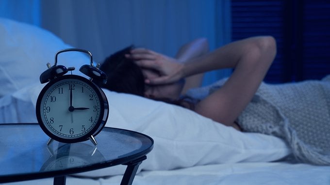Se posticipi la sveglia ogni 5 minuti rischi di essere stanco tutto il giorno. Lo dice la scienza
