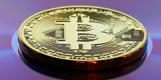 Bitcoin sarà l'oro digitale? La previsione di Goldman Sachs 