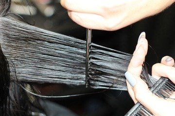Quanto guadagna un parrucchiere? Lo stipendio medio in Italia