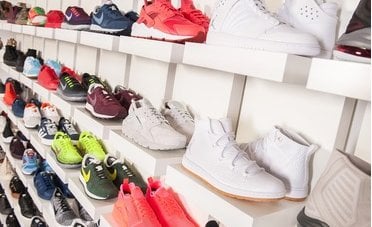 Tabi di Margiela vendute all'asta per €364.000. Così una scarpa da lavoro è diventata un oggetto da collezione