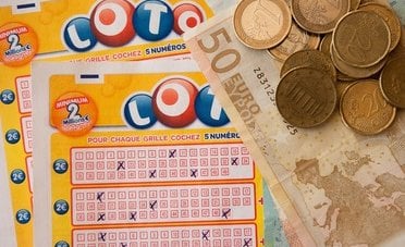 Estrazioni Lotto e Superenalotto oggi, i numeri estratti venerdì 24 aprile