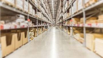 Amazon si prepara a licenziare 30.000 dipendenti entro maggio 