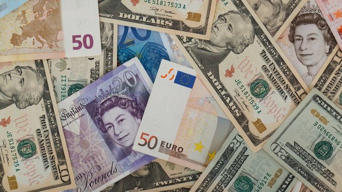Currency swap, cos'è, come funziona ed esempi per capire