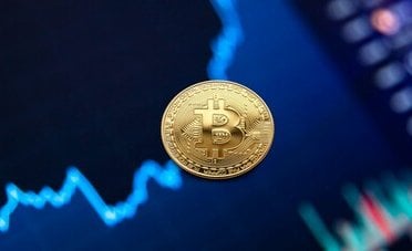 Cosa c'è (davvero) dietro il calo dell'oro e il rally del Bitcoin