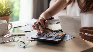 Inflazione negativa in Italia, in rallentamento nell'area euro. Il dubbio sui tassi BCE inchiodati da Lagarde