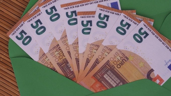 Un Paese UE dice addio alla sua valuta. Dal 31 gennaio cambia tutto