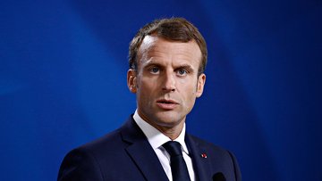 Francia, Macron schiaffeggiato durante una visita: due arresti