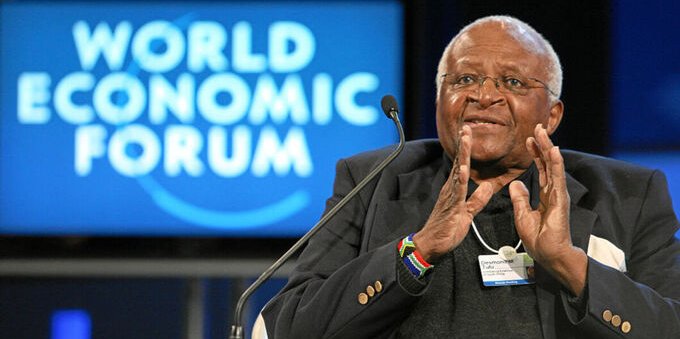 Desmond Tutu, chi era il simbolo della lotta contro l'apartheid