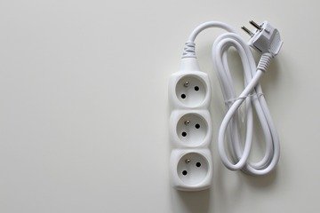 Come salvare gli elettrodomestici dagli sbalzi di corrente