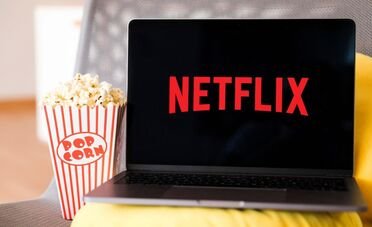 Netflix ricerca 300 comparse in Italia per lavorare con un premio Oscar