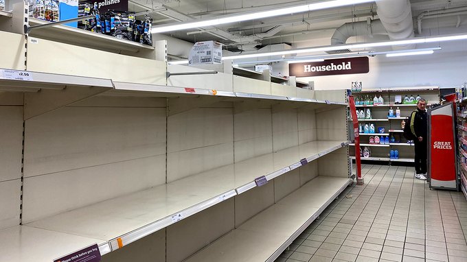 Scaffali vuoti supermercati: quali sono i prodotti che rischiamo di non trovare