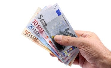Lo Stato offre 185 euro a chi ha 10.000 euro e li vincola per 10 mesi su questo BTP a tasso fisso