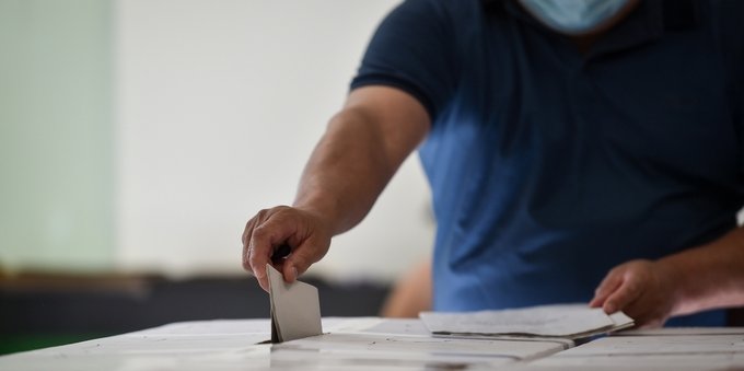 Mascherine, distanziamento e gel igienizzante: tutte le regole Covid per votare alle elezioni politiche 2022