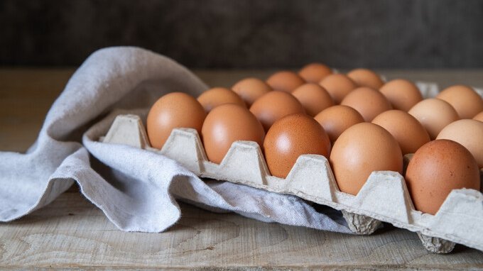 Allarme salmonella nelle uova, maxi richiamo del ministero della Salute: i numeri dei lotti interessati