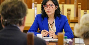 Rinnovo del contratto statali, tutto quello che c'è da sapere: le parole del Ministro Dadone