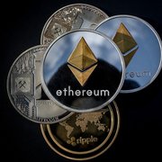Bitcoin, Ethereum, Dogecoin, Ripple: le previsioni per dicembre 2023
