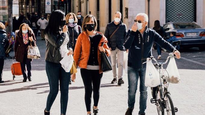 Zona arancione scuro: dove sono e regole su spostamenti, negozi e scuole