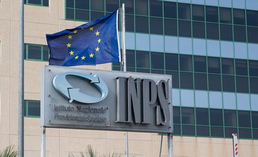 Pensioni, l'Inps rivede l'aumento. Sarà più basso, ecco le tabelle