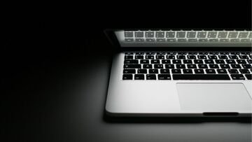 Il prezzo di questo MacBook di Apple è al minimo storico. Un'offerta Black Friday imperdibile