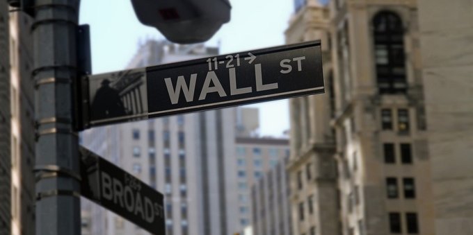 Morgan Stanley vola a Wall Street: utili in calo ma meglio del previsto 