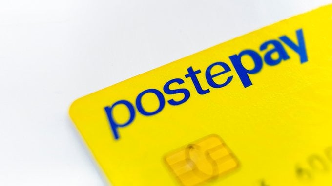 Reddito di cittadinanza anche con l'interdizione dai pubblici uffici: cosa cambia e perché