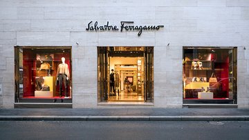 Ferragamo, azioni affondano post conti: -18% a Piazza affari. Lusso KO