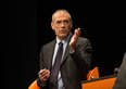 L'Italia risolverà il problema del debito in 10 anni. Ma solo a queste condizioni, secondo Carlo Cottarelli
